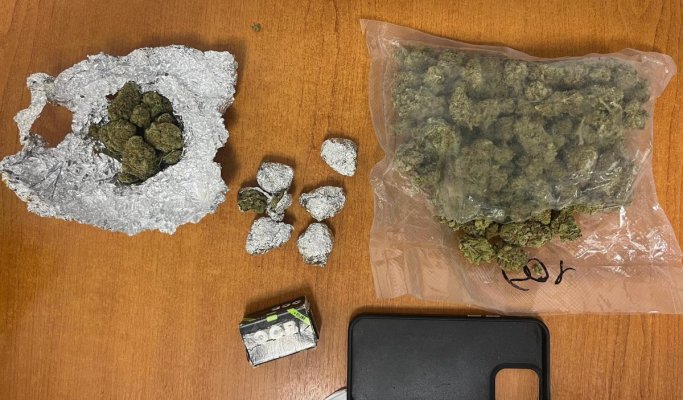 Tânăr de 19 ani, pe trotinetă, urmărit de jandarmi, la Constanța: avea droguri asupra lui