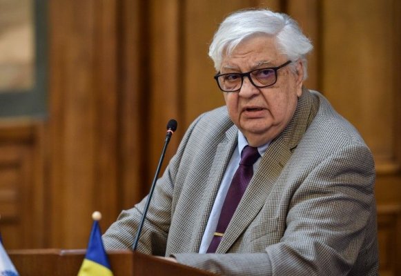 Analistul economic Mircea Coşea spune că Guvernul Bolojan a transformat criza bugetară în criză economică