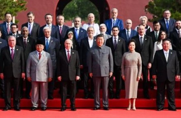 MAE reacționează dur după ce Năstase și Dăncilă au stat lângă Putin și Xi: ,,Nu ne reprezintă!”