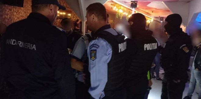 Gorilele clubului Argo din Mamaia au devenit animale! Au bagat in spital un turist din Bucuresti Gorilele clubului Argo din Mamaia au devenit animale! Au bagat in spital un turist din Bucuresti