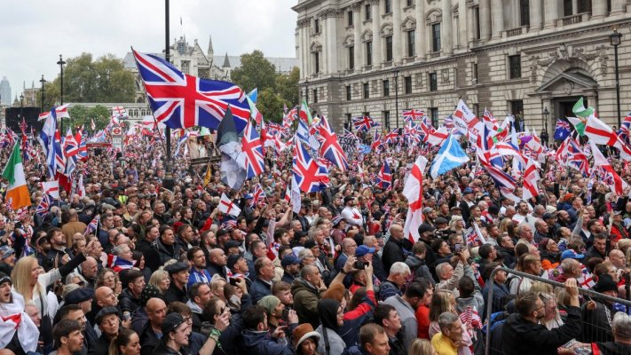 Zeci de mii de participanți la marșul anti-imigrație din Londra