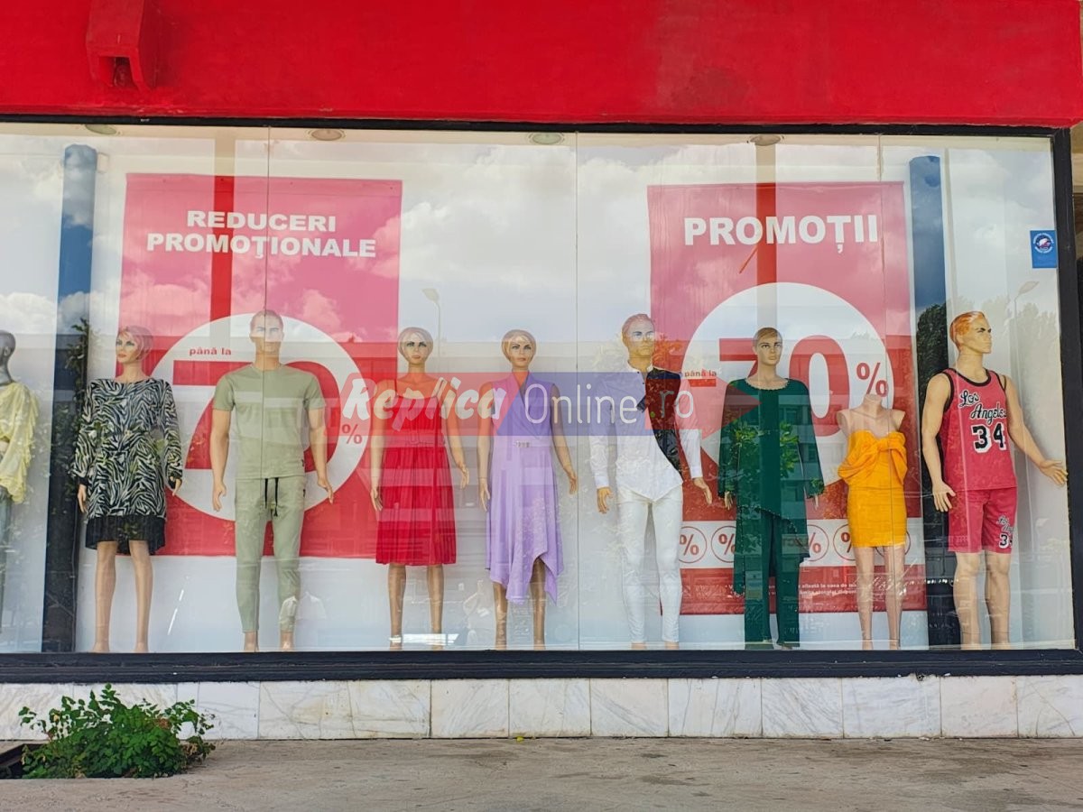 Comerciantii din Mamaia trag tare sa scape de marfa nevanduta! Preturile s-au redus substantial. Video Comerciantii din Mamaia trag tare sa scape de marfa nevanduta! Preturile s-au redus substantial. Video