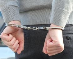 Patru urmăriți internațional au fost aduși în țară de polițiști