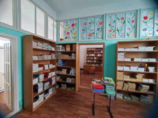 Directoarea școlii din Ciobanu explică de ce a „sacrificat“ elevii clasei pregătitoare, mutându-i într-o clădire neadecvată 
