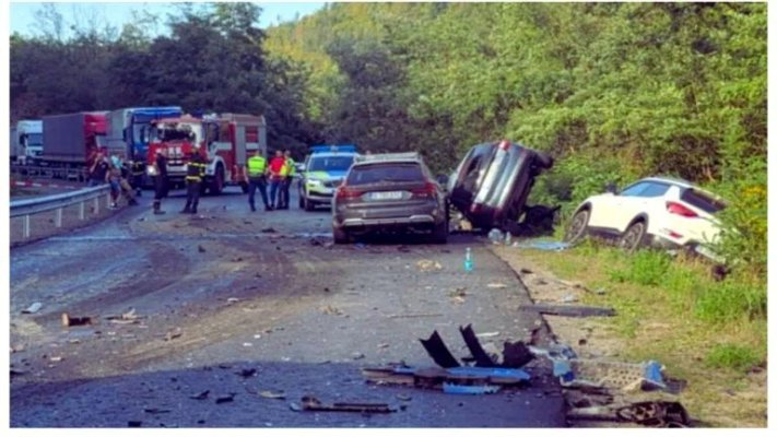 Tragedie în Bulgaria! Doi români au murit după ce mașinile lor au fost spulberate de un camion