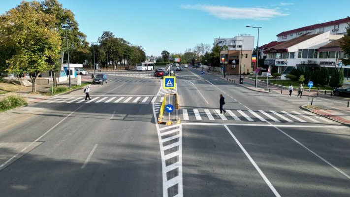 Încă un scuar median amenajat la o trecere de pietoni situată pe bulevardul Alexandru Lăpușneanu 