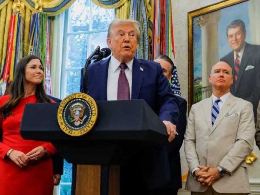 Donald Trump ameninţă din nou Chicago cu o intervenţie militară, guvernatorul denunţă un „dictator în devenire”