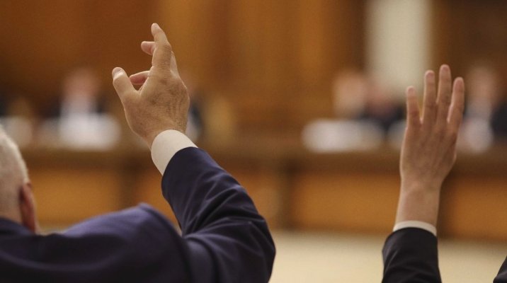 Lovitură pentru susținătorii lui Călin Georgescu! Deputații refuză investigarea anulării alegerilor din 2024