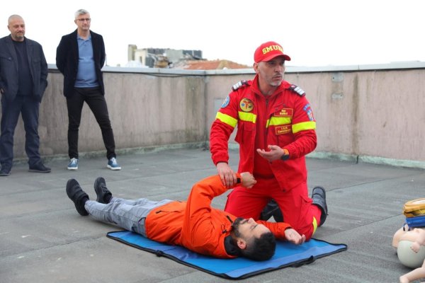 „Primăria Constanța își pregătește angajații pentru situații de urgență: exercițiu de evacuare și prim ajutor, alături de ISU Dobrogea