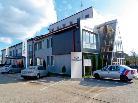 Un constănțean a dat în judecată Teraplast și cere daune morale de milioane de euro