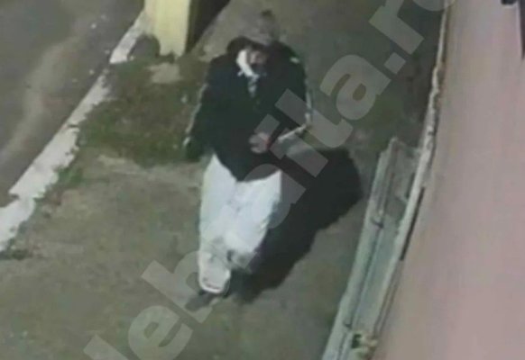 O femeie a fost desfigurată, după ce a fost snopită în bătaie de un vecin. Victima îl denunțase anterior pentru furt