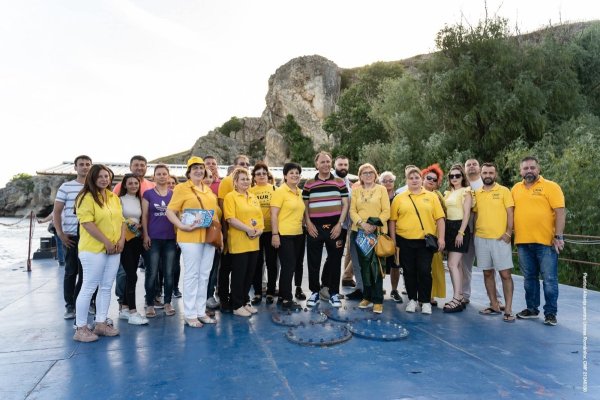 Aura Bozdoacă este consilierul parlamentar al deputatului Mohammad Murad
