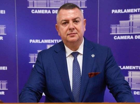 În timp ce George Simion cere interzicerea jocurilor de noroc, un deputat AUR le apără