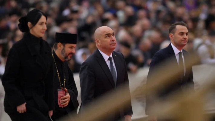Ilie Bolojan nu a scăpat de huiduieli nici la slujba de sfințire a Catedralei Naționale