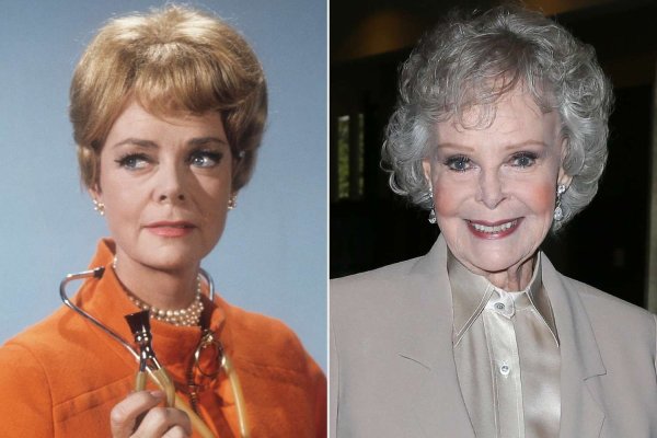 June Lockhart, vedeta din Lost In Space și Lassie, a murit la vârsta venerabilă de 100 de ani