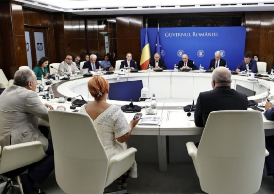 Coaliția amână din nou decizia pe concedierile din administrație. Când vor fi dați afară bugetarii