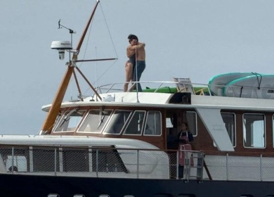 Katy Perry a fost surprinsă în tandrețuri cu fostul premier canadian Justin Trudeau