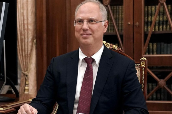 Aflat recent în vizită în SUA, emisarul președintelui rus a oferit cadou bomboane cu citate din Putin