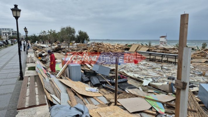 Ceea ce nu a reușit ciclonul Barbara au reușit buldozerele. Zeci de beach-baruri de pe plajele din Mamaia Nord au fost puse la pământ. Video
