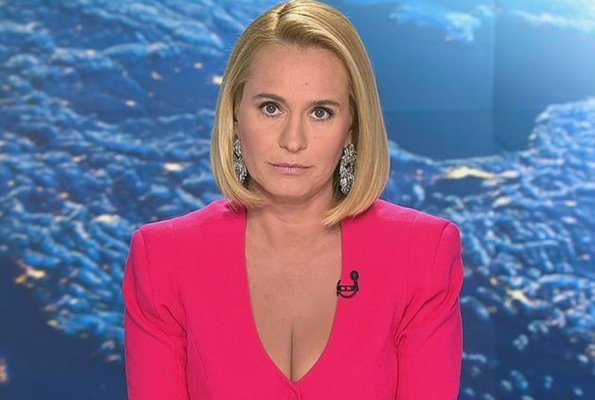 Andreea Esca, vizită nostalgică în apartamentul părinților