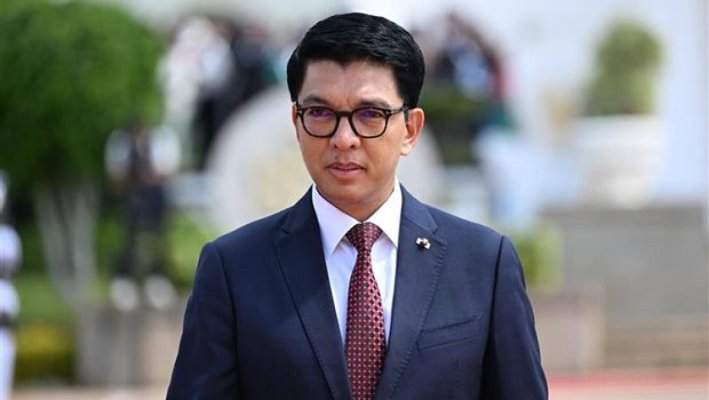 Madagascar: Adunarea Națională a votat destituirea președintelui Rajoelina, care decretase dizolvarea ei