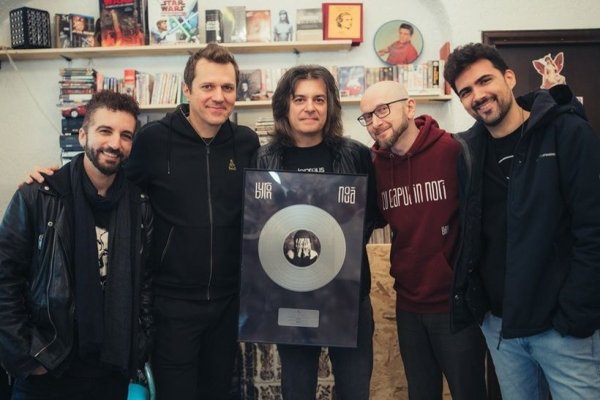 Trupa byron a primit discul de platină pentru albumul „nouă