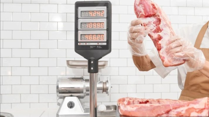 Aproximativ două tone de carne de porc posibil infectată cu pestă porcină africană, retrase de la comercializare