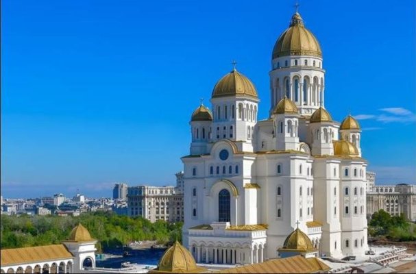 Programul de închinare prin Sfântul Altar la Catedrala Naţională a fost prelungit până în 5 noiembrie