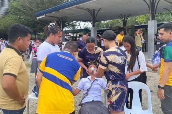 Cutremur de 7,4 în Filipine. Imagini dramatice cu oamenii panicați, ghemuiți pe străzi. Video
