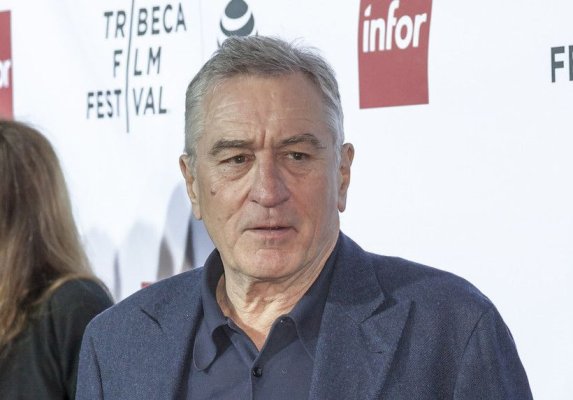 Robert De Niro cheamă americanii să protesteze faţă de „regele Donald I”