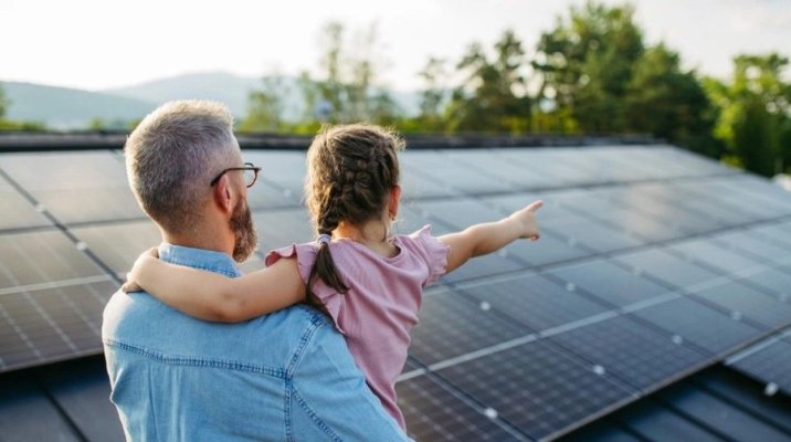 Revizie anuală obligatorie la sistemul fotovoltaic. Cine a făcut propunerea