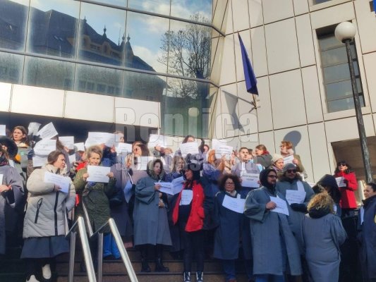Ordonanța care taie sporul de condiții vătămătoare le-a redus grefierilor salariile cu 800 de lei   