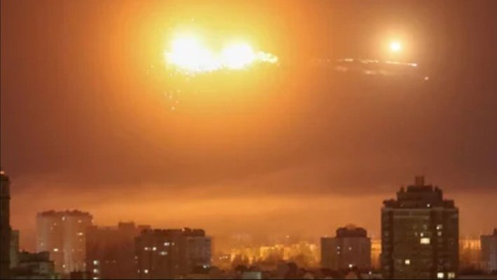 Atacuri puternice cu drone în Ucraina: Explozii în Donețk și Soci. Video