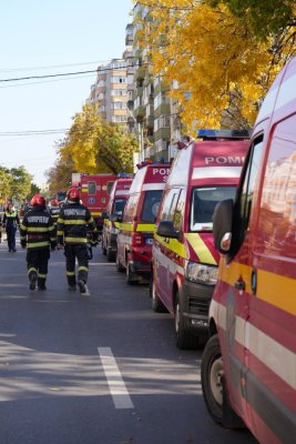 După explozia din Rahova, Poliția anchetează varianta că cineva din bloc a dat drumul la gaz
