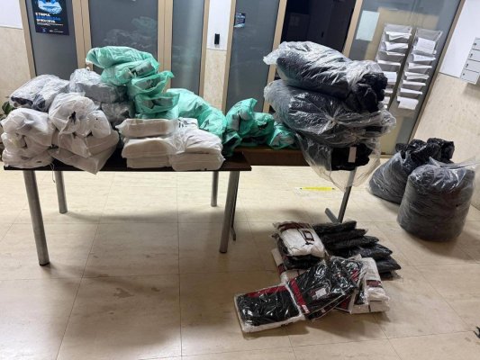 Bunuri fake în valoare de 750.000 lei au fost descoperite într-un autocar, la Vama Veche, de poliţiştii de frontieră