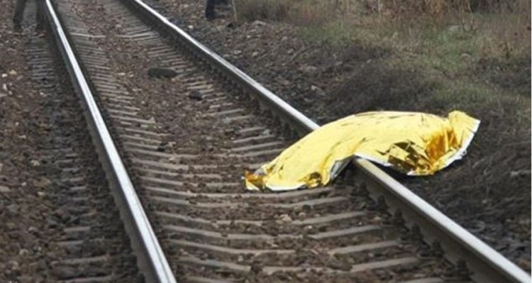 O femeie a fost lovită de tren în apropierea gării Ruginoasa