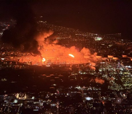 Incendiu de proporții, după o explozie la rafinăria Chevron din California