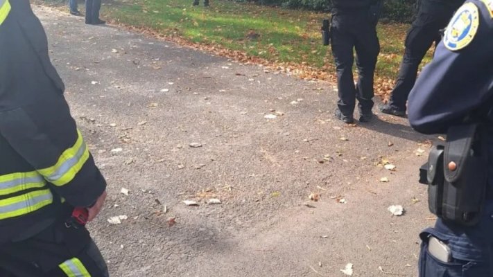 Panică în București: un bărbat s-a stropit cu substanță inflamabilă și a amenințat că își dă foc