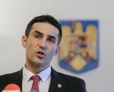 Claudiu Manda a lansat un sondaj, înaintea discuțiilor cu premierul desemnat Siegfried Mureșan