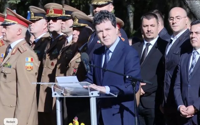 Printre fluierăturile contestatarilor, Nicușor Dan anunță buget mai mare pentru apărare, de Ziua Armatei