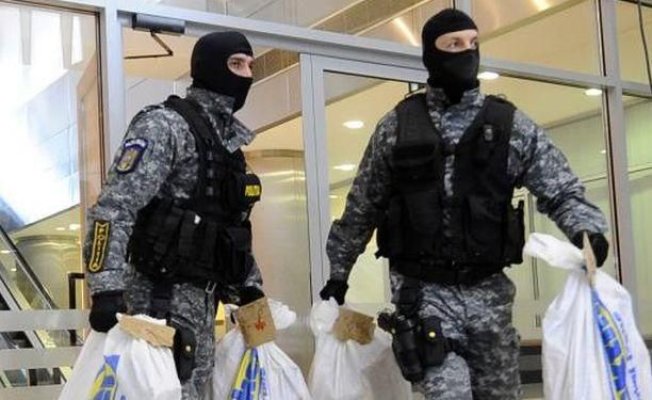 Captură impresionantă în aeroport: Un albanez a încercat să introducă în România 22 de kg de canabis