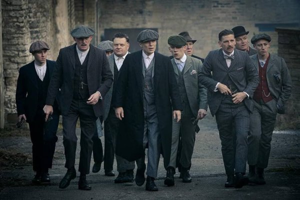 Vești bune pentru fanii „Peaky Blinders“. Netflix pregătește două sezoane noi ale serialului de succes