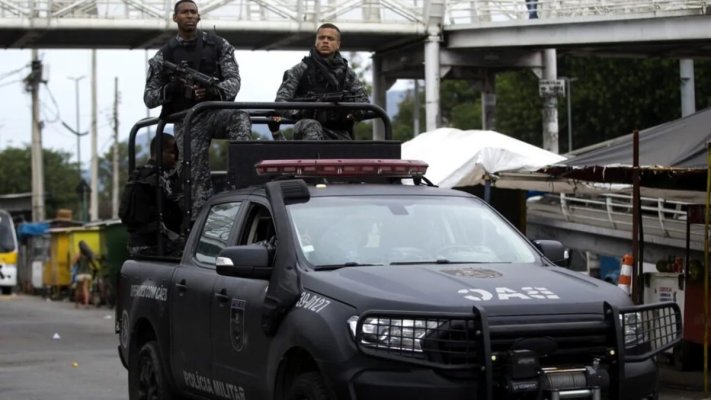 Rio de Janeiro a devenit un adevărat câmp de luptă - Orașul a fost plasat în carantină