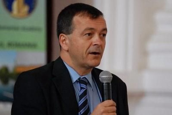 Profesorul Lucian Puiu Georgescu, fost rector al Universității „Dunărea de Jos”, s-a înscris în PUSL