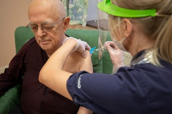 Vaccinarea antigripală este esențială pentru prevenția bolilor cardiovasculare. Explicațiile medicilor