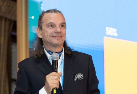 Și șeful Secției de ginecologie din Spitalul Județean, Vlad Tica, urmează să fie demis... este acționar la Spitalul Armonia