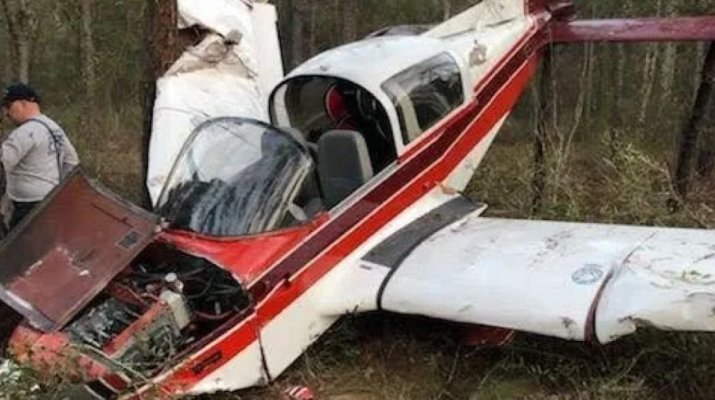 Un avion s-a prăbușit în pădurea Băcani. Pilotul a murit
