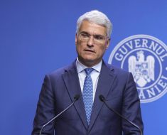 Opoziția a depus o moţiune simplă împotriva ministrului Investiţiilor şi Proiectelor Europene, Dragoș Pîslaru