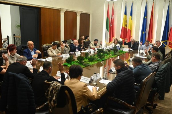 A avut loc prima ședință de consiliu în sediul reabilitat și modernizat al Primăriei Medgidia