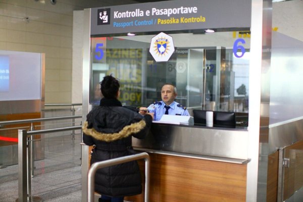 Mega-anchetă a Parchetului General. Mai mulți infractori ruși ar fi obținut ilegal documente de identitate românești